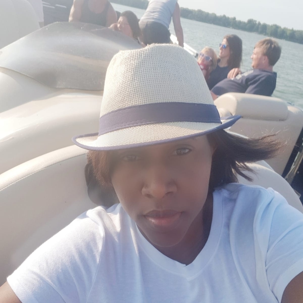 Meet your Posher, Binette